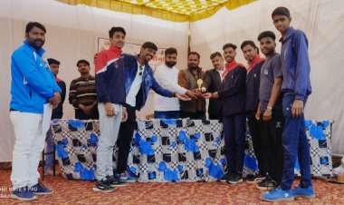 NEWS: जीरन में हुआ विकासखंड स्तरीय खेलकूद प्रतियोगिता का आयोजन, अतिथियो ने विजेताओं को मेडल,ट्रॉफी, टी-शर्ट देकर किया पुरस्कृत पढ़े खबर....