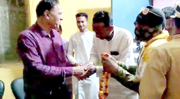 NEWS: समाजसेवी मुस्लिम युवाओं और बुद्धिजीवियों की बड़ी पहल, नगर पंचायत टीम का किया भव्य स्वागत, पढ़े खबर