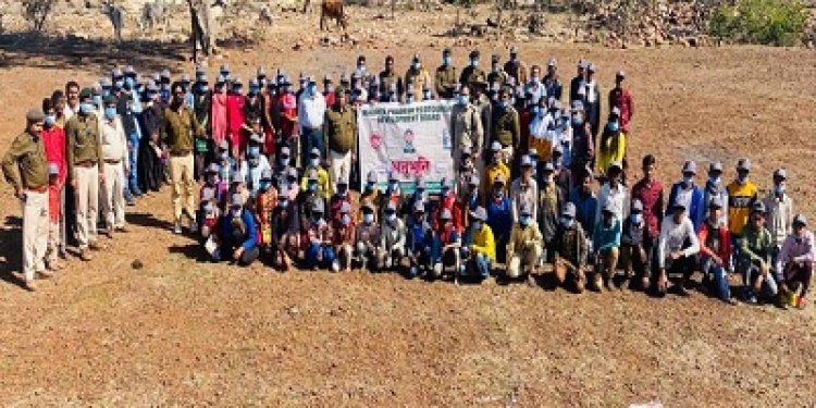 NEWS: बसदेवी माता दर्शनीय स्थल में वन विभाग द्वारा अनुभूति कैम्प आयोजित, स्कूली विद्यार्थी और शिक्षक रहें मौजूद, पढ़े खबर