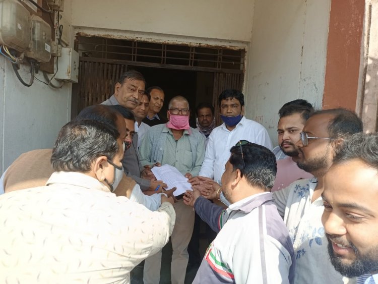 NEWS: जीरन में हुआ TMC सांसद महुआ मोइत्रा का विरोध,जैन समाज ने जताई नाराजगी, राष्ट्रपति के नाम सौंपा ज्ञापन