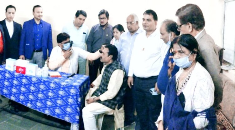 NEWS: लायंस क्लब नागदा का विशाल नि:शुल्क नेत्र शिविर सम्पन्न, कई मरीजों ने कराया चेकअप, तो मोतियाबिंद पीड़ितों का होगा ऑपरेशन, पढ़े बबलू यादव की खबर