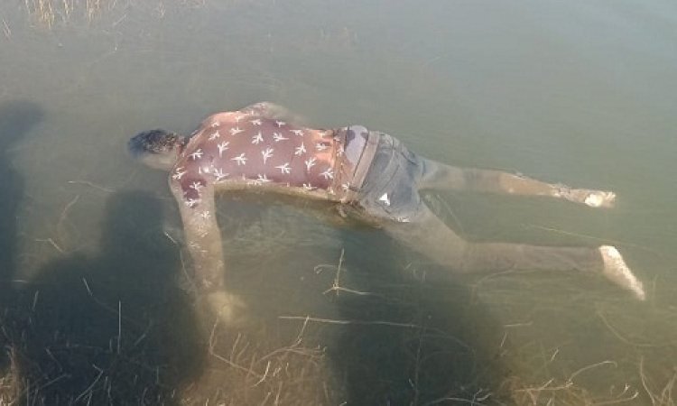 BIG BREAKING: लापता शेरसिंह की लाश मिली मेरियाखेड़ी गांव डूब क्षेत्र में, कुकड़ेश्वर पुलिस मौके पर, नीमच सिटी थाना क्षेत्र के बोर्दिया खुर्द गांव से मृतक का सीधा कनेक्शन !... पर क्या, पढ़े इस खबर में