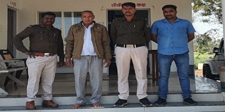 BIG BREAKING: बाइक की डिग्गी में भरा काला सोना, और निकल गया डिलेवरी देने, बीच में मिली सरवानिया चौकी पुलिस, मौके से तस्कर शम्भुलाल गिरफ्तार, पढ़े खबर