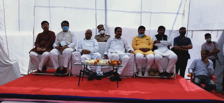 NEWS: राज्यपाल डॉ. थावरचंद गेहलोत ने किया श्री विकट हनुमान व्यामशाला का भूमि पूजन, ये रहे उपस्थित , पढ़े खबर