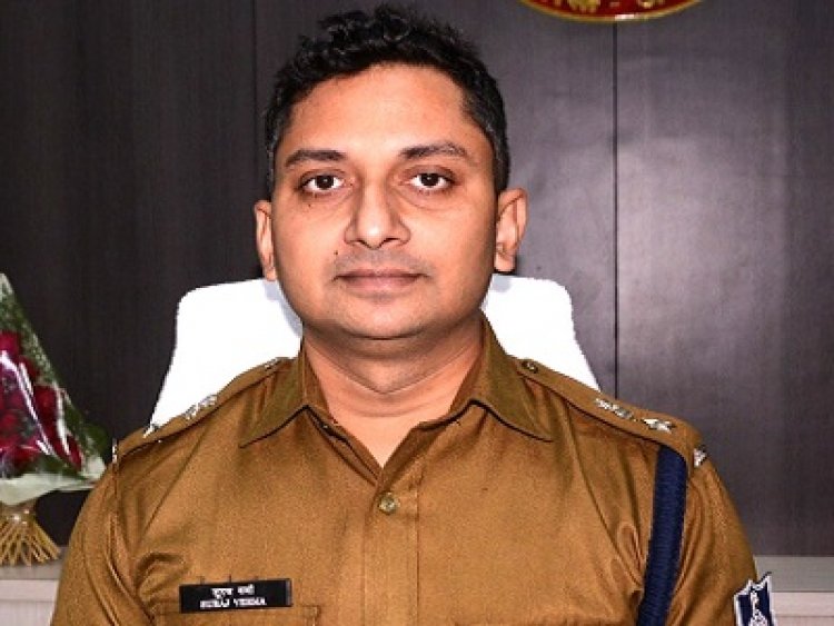 BIG BREAKING: जिले के थानों में पदस्थ पुलिस अधिकारीयों और कर्मचारियों को किया इधर से उधर, SP सूरज कुमार वर्मा ने जारी किए आदेश, किसे भेजा कहां से कहां, पढ़े इस खबर में