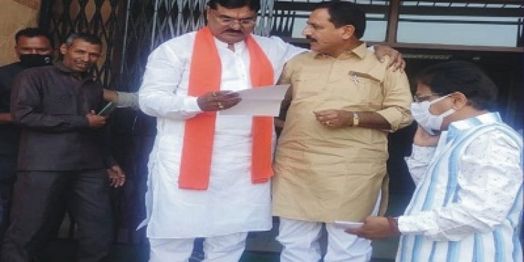 NEWS: पूर्व विधायक शेखावत ने भोपाल में मत्रियों से की भेंट, अधूरे पड़े कार्यों को जल्द पूरा करने को लेकर सौंपा मांगपत्र