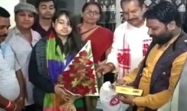 BIG NEWS: यू्क्रेन से पहले दिल्ली, फिर नीमच लौटी लुभांशी, जनप्रतिनिधियों ने किया स्वागत, विधायक परिहार को बताई संघर्ष की कहानी, पढ़े खबर