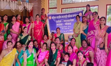 NEWS: भूतेश्वर महादेव मंदिर परिसर में फाग में छाया उत्साह, मारवाडी महिला मंडल खेली रंगो और फूलों से खेली, पढ़े खबर