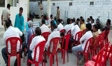 NEWS: आगामी त्यौहारों को शांतिपूर्वक मनाने की अपील, पिपलियामंडी चौकी परिसर में बैठक सम्पन्न, आम मुद्दों पर भी चर्चा, पढ़े नरेन्द्र राठौर की खबर