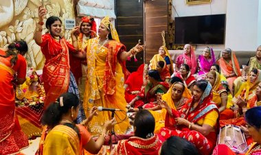 NEWS: सारड़ा परिवार के निवास पर मनाया गया फाग उत्सव, गुलाल व फूलों की वर्षा के साथ खेली होली, तो भजनों झूम उठी महिलाएं, पढ़े खबर