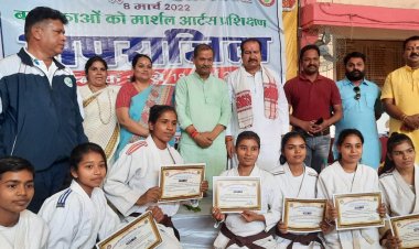 NEWS: नीमच में अपराजिता कार्यक्रम के तहत बालिकाओं का मार्शल आर्ट प्रशिक्षण संपन्न, मंत्री ओमप्रकाश सखलेचा ने जीवन में आगे बढ़ने को लेकर कहीं ये बात