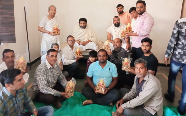 NEWS: मुनिराज श्री पीयूषचंद्र विजय जी महाराज का ग्राम हरवार में मंगल प्रवेश, नाकोड़ा भैरव देव की मूर्ति का किया वितरण, आत्मा की बैटरी चार्ज करने को लेकर कहीं ये बात