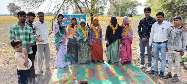 NEWS: जन विकास संस्था नीमच ने आदिवासी मजदूर वर्ग महिलाओं का सम्मान कर मनाया महिला दिवस, ये रहे उपस्थित, पढ़े खबर