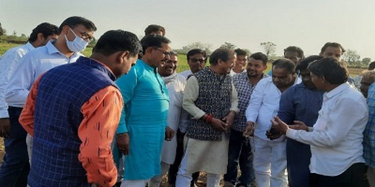 NEWS: मंत्री ओमप्रकाश सखलेचा पहुंचे ओला प्रभावित खेतों पर, फसल नुकसानी का लिया जायजा, तो ग्राम पटियाल में चौपाल पर बैठ हुए ग्रामीणों से रूबरू, पढ़े खबर