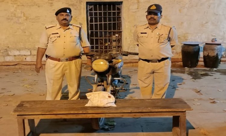 BIG NEWS: मंदसौर कोतवाली पुलिस की कार्यवाही, अवैध काले सोने सहित तस्कर गिरफ्तार, पूछताछ में उगला राज, तो फिर दी दबिश, नाहरगढ़ का महेश गायरी भी चढ़ा हत्थे, पढ़े ये खबर