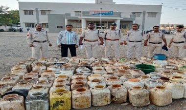 BIG BREAKING: सिटी पुलिस की ग्राम चड़ौली में दबिश, हजारों लीटर महुआ लहान कराया नष्ट, पढ़े खबर