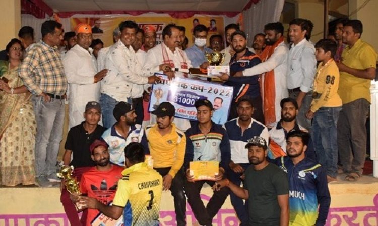 NEWS: जीरन में 8 दिवसीय डे-नाईट क्रिकेट प्रतियोगिता संपन्न, इस टीम ने जीता विजेता का खिताब, कैबिनेट मंत्री सकलेचा बोले- जीवन में खेल... उत्साह व सीखने का सशक्त माध्यम, पढ़े ये खबर