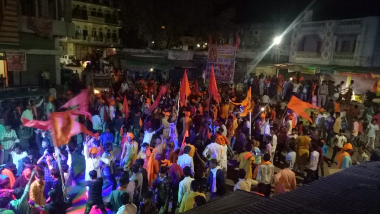 NEWS: रामनवमी पर रतनगढ़ में निकली ऐतिहासिक विशाल शोभायात्रा, रथ में विराजे भगवान राम, श्रद्धालुओं ने जगह-जगह आरती एवं पुष्प वर्षा कर किया स्वागत, पढ़े खबर