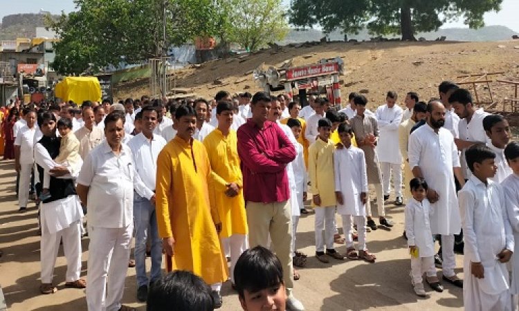 NEWS: महावीर स्वामी का 2621 वां जन्म कल्याणक महोत्सव, रामपुरा में समाजजनों ने निकाली भव्य शोभायात्रा, की पूजा-अर्चना, पढ़े रुपेश सारू की खबर