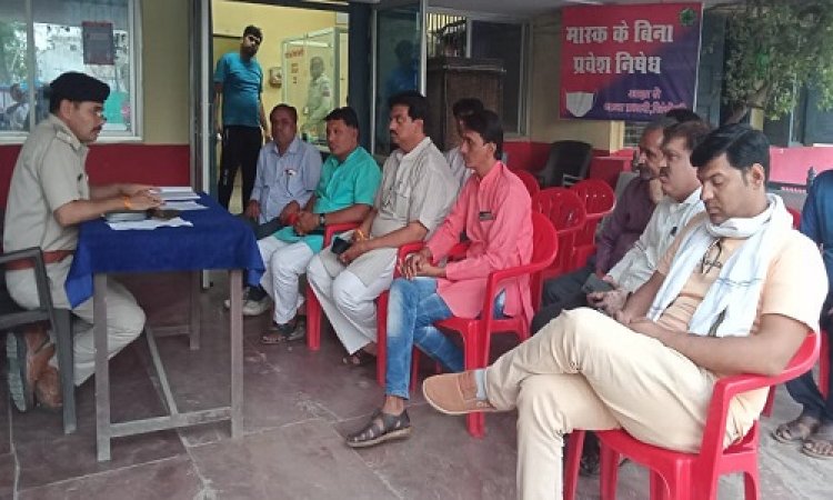 NEWS: आगामी त्यौहारों को लेकर सिंगोली थाने में शांति-समिति की बैठक संपन्न, T.I दांगी ने की ये अपील, पढ़े आजाद नीलगर की खबर