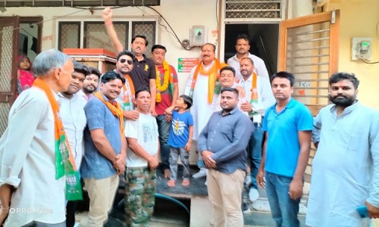 NEWS: मेरी पार्टी मेरा अभिमान, विधायक परिहार पहुंचे मंडल महामंत्री-उपाध्यक्ष के निवास, लगाई नाम पट्टिका, पढ़े खबर