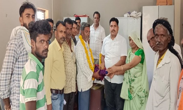 NEWS: पंचायती राज स्थापना दिवस, आंगनवाड़ी-आशा कार्यकर्ताओं सहित इनका हुआ सम्मान, पढ़े खबर
