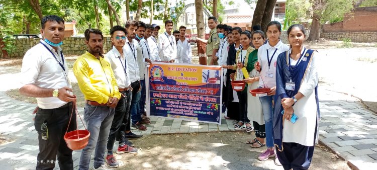 NEWS: संस्था बी.आर.एजुकेशन एंड सोशल फाउंडेशन ने नीमच में चलाया अभियान, विथ सेल्फी के साथ वितरित किए सकोरे, पढ़े खबर