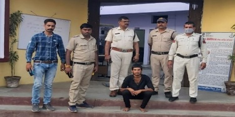 BIG BREAKING: दुकानदार ग्राहकों में मगन, मौका पाकर बदमाश ने उड़ाये रूपये, तीसरी आंख में घटना कैद, मनासा पुलिस आई एक्शन में, आरोपी दिनेश गिरफ्तार, पढ़े खबर