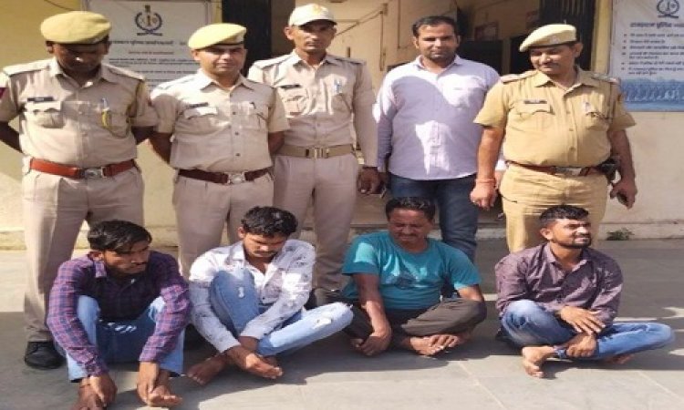 BIG NEWS: बैंक से उड़ाए रूपए, तो एक्शन में प्रतापगढ़ पुलिस, MP के इस जिले में दी दस्तक, अंतर्राज्जीय चोर गिरोह के आरोपी गिरफ्तार, शादियों-बस स्टैंड सहित इन जगहों पर देते थे वारदात को अंजाम, पढ़े खबर