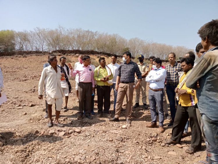 NEWS: जलाभिषेक अभियान की सतत मॉनिटरिंग जारी, कलेक्टर मयंक अग्रवाल ने धरातल पर देखे अमृत सरोवर के काम, वाटर शेड परियोजनाओं का किया निरिक्षण, पढ़े खबर