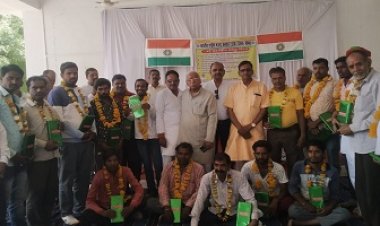NEWS: मजदुर दिवस पर फेडरेशन इंटक की टीम पहुंची विक्रम सीमेंट, मजदुरों का किया सम्मान, कांग्रेस जिलाध्यक्ष अजीत कांठेड़ ने कहीं ये बात, पढ़े खबर
