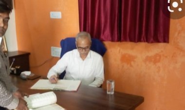 BIG NEWS :त्रिस्तरीय पंचायत निर्वाचन,बरती लापरवाही,तो 11 कर्मचारियों आये लपेटे में,SDM राजेंद्र सिंह ने की कार्यवाही,पढ़े ये खबर