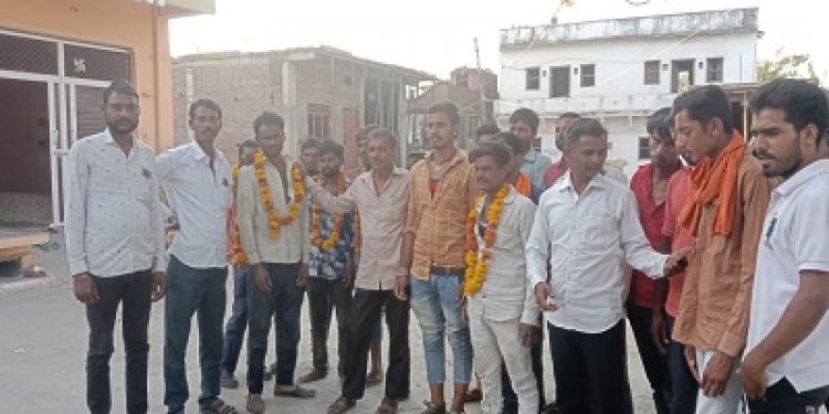 NEWS: मजदूर दिवस पर गांव जमुनिया खुर्द में मजदूरों का हुआ सम्मान, ये रहे उपस्थित, पढ़े खबर