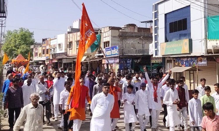 NEWS: जीरन नगर में परशुराम जन्मोत्सव की धूम, निकली भव्य शोभायात्रा, झांकियां रहीं आकर्षक का केंद्र, पढ़े राजेश प्रपन्ना की खबर