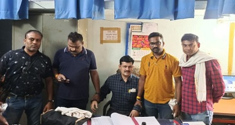 BIG BREAKING: उज्जैन EOW टीम की मंदसौर में दस्तक, इस विभाग में पदस्थ क्लर्क पर कार्यवाही, हजारों की रिश्वत लेते रंगे हाथों किया गिरफ्तार, पढ़े खबर