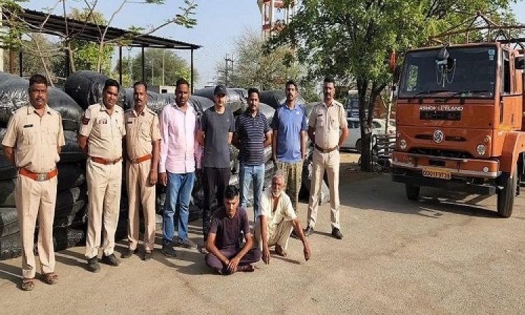 BIG NEWS: मुखबीर की सूचना, फिर चित्तौड़गढ़ पुलिस की दो बड़ी कार्यवाहियां, ट्रकों से बड़ी मात्रा में अफीम-डोडाचूरा जप्त, नयागांव के दीपक, और जावद के आकाश सहित 5 आरोपी गिरफ्तार, तस्करी के बड़े खेल का पर्दाफाश, पढ़े खबर