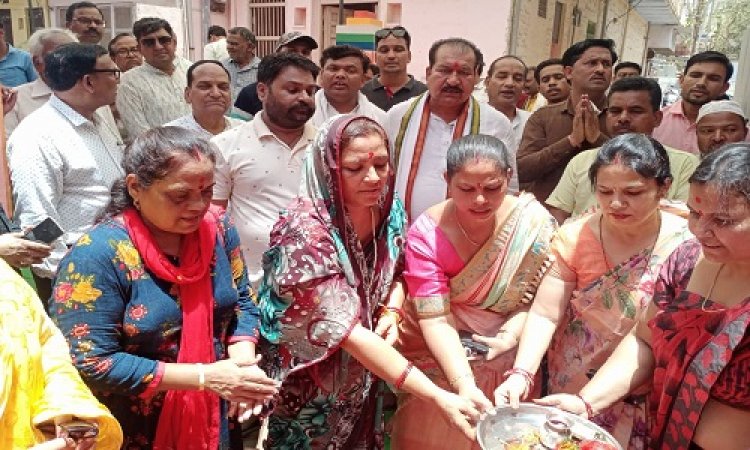 NEWS: नीमच की इस गली में लाखों की लागत से तैयार होगा सीसी रोड़, विधायक परिहार के आतिथ्य में भूमिपूजन कार्यक्रम संपन्न, पढ़े खबर