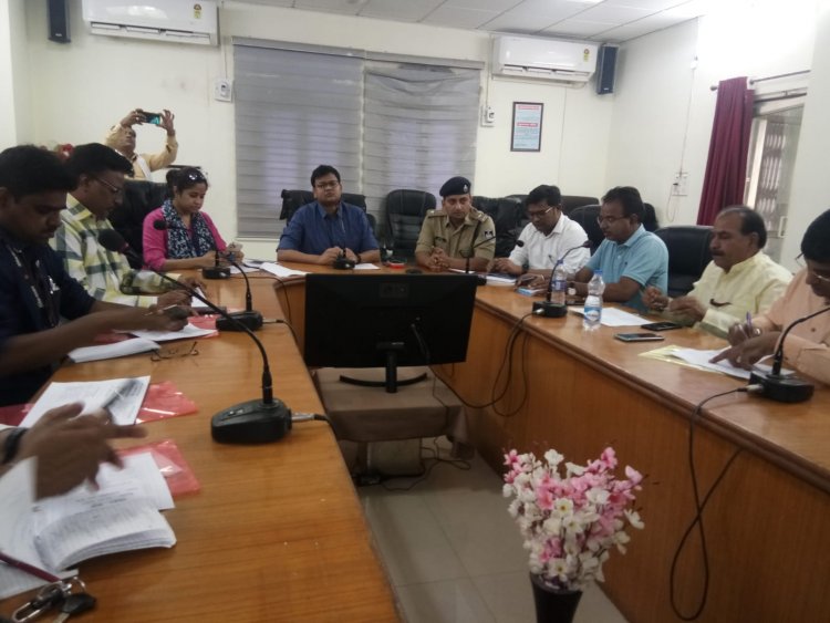 BIG NEWS: त्रिस्तरीय पंचायत निर्वाचन, ओर नीमच DM मयंक अग्रवाल की प्रेसवार्ता, दी विस्तृत जानकारी, तो चुनाव शांतिपूर्ण करवाने का दिलवाया भरोसा, पढ़े ये खबर