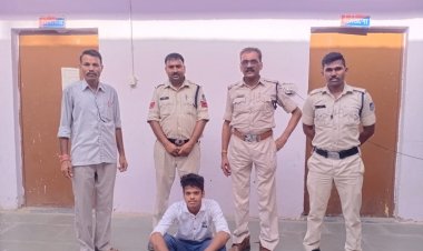 OMG: पहले फोन पर किया सम्पर्क, फिर शादी का झांसा देकर बाइक पर हुआ हवा-हवा, लेकिन जागरूक ग्रामीणों व पुलिस की घेराबंदी में फंसा रावतभाटा का ललित, पढ़े खबर