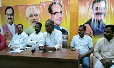 BIG NEWS: केंद्र की मोदी सरकार के 8 वर्ष पूर्ण, मीडिया से मुखातिब हुए भाजपा किसान मोर्चा के राष्ट्रीय उपाध्यक्ष बंशीलाल गुर्जर, गिनाई ये उपलब्धियां, साथ ही ये रहे उपस्थित, पढ़े खबर 