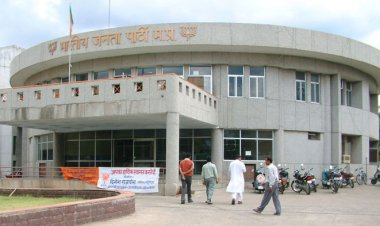 BIG NEWS : निकाय चुनावों, BJP संभागीय समितियों का चयन,ओर फिर बगावती सुर ! सांसद का ट्वीट,सच कहना बगावत तो हम बागी सही,क्या है राजनितिक मायने,क्यों कांग्रेस ने भी ली चुटकी,पढ़े खबर में