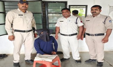 BIG NEWS: महू-नीमच हाईवे पर दलौदा पुलिस की दबिश, फिर रोड़ किनारे खड़े दुर्गेश की तलाशी, देशी कट्टे सहित मिला जिंदा राउंड, अब FIR दर्ज, पढ़े खबर