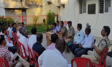 NEWS: पिपलियामंडी पुलिस चौकी पर शांति समिति की बैठक सम्पन्न, आगामी चुनावों को लेकर इन विषयों पर हुई चर्चा, तो ये अधिकारी रहे उपस्थित, पढ़े खबर