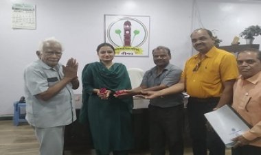 NEWS: स्वच्छता विकास अभियान संस्था सदस्य पहुंचे नपा कार्यालय, नवागत सीएमओ गरिमा पाटीदार से की चर्चा, शहर हित की रखी ये मांगे, पढ़े खबर
