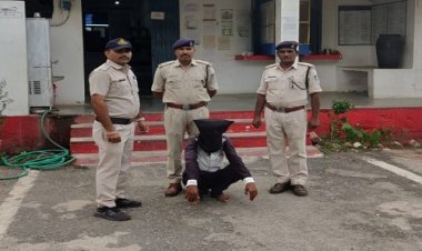 BIG NEWS: पिपलियामंडी पुलिस की बड़ी कार्यवाही, बलात्कार के आरोपी राहुल को चंद घंटों में गिरफ्तार, फिर मंदसौर SP ने की ये बड़ी घोषणा...! पढ़े इस खबर में