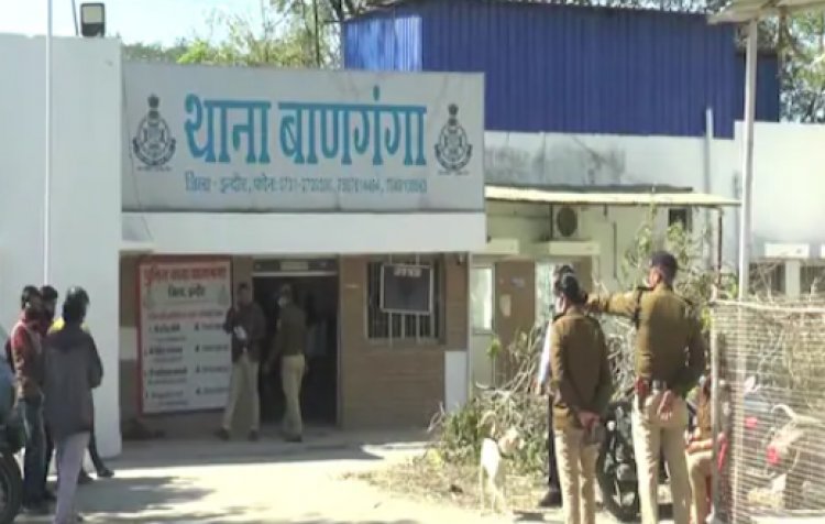 OMG ! मां को गिफ्ट किया मोबाइल, जैसे ही फेसबुक पर अपलोड की फोटो, फिर बेटा पहुंच गया जेल !... एमपी के इस शहर में चौका देने वाला मामला, पढ़े खबर