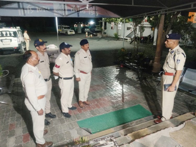NEWS: डीआईजी सुशांत सक्सेना पहुंचे मंदसौर और नीमच, थानों का किया आकस्मिक निरीक्षण, दिए ये आवश्यक निर्देश, पढ़े खबर