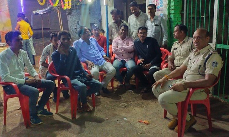 NEWS: ग्राम चीताखेड़ा में बैठक संपन्न, POLICE ने ग्रामीणों को दी समझाइश, सोशल मीडिया पर सावधानी बरतने, तो असामाजिक तत्वों के खिलाफ कार्यवाही की कहीं बात, पढ़े खबर