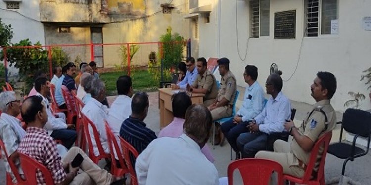 NEWS: पिपलियामंडी पुलिस चौकी पर शांति समिति की बैठक सम्पन्न, आगामी चुनावों को लेकर इन विषयों पर हुई चर्चा, तो ये अधिकारी रहे उपस्थित, पढ़े खबर