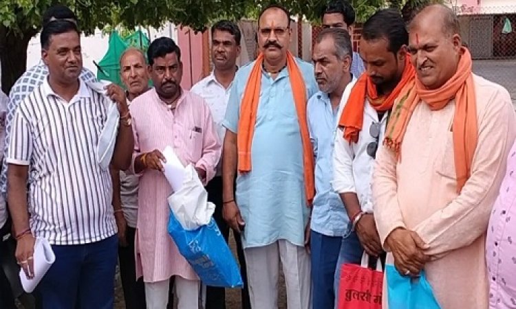 BIG UPDATE: BJP ने अधिकृत किये प्रत्याक्षी, तो कार्यकर्ता हुए नाराज, नीमच के इन वार्डो से निर्दलीय नामांकन दाखिल, अब एक वार्ड, और एक ही पार्टी के दो कार्यकर्ता आमने-सामने, क्यों हो गई खिलाफत...! पढ़े इस खबर में